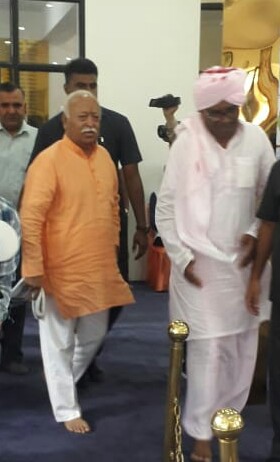 आरएसएस प्रमुख मोहन भागवत ने श्री कृष्ण मंदिर का किया शुभारंभ