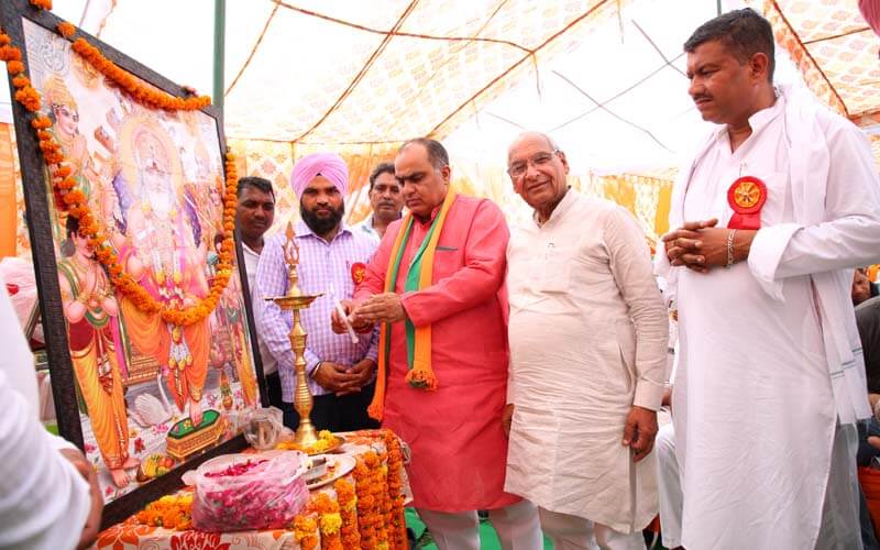 भगवान विश्वकर्मा के दिखाए मार्ग पर चलकर करें अच्छे समाज व भवन का निर्माण: रामकुमार कश्यप