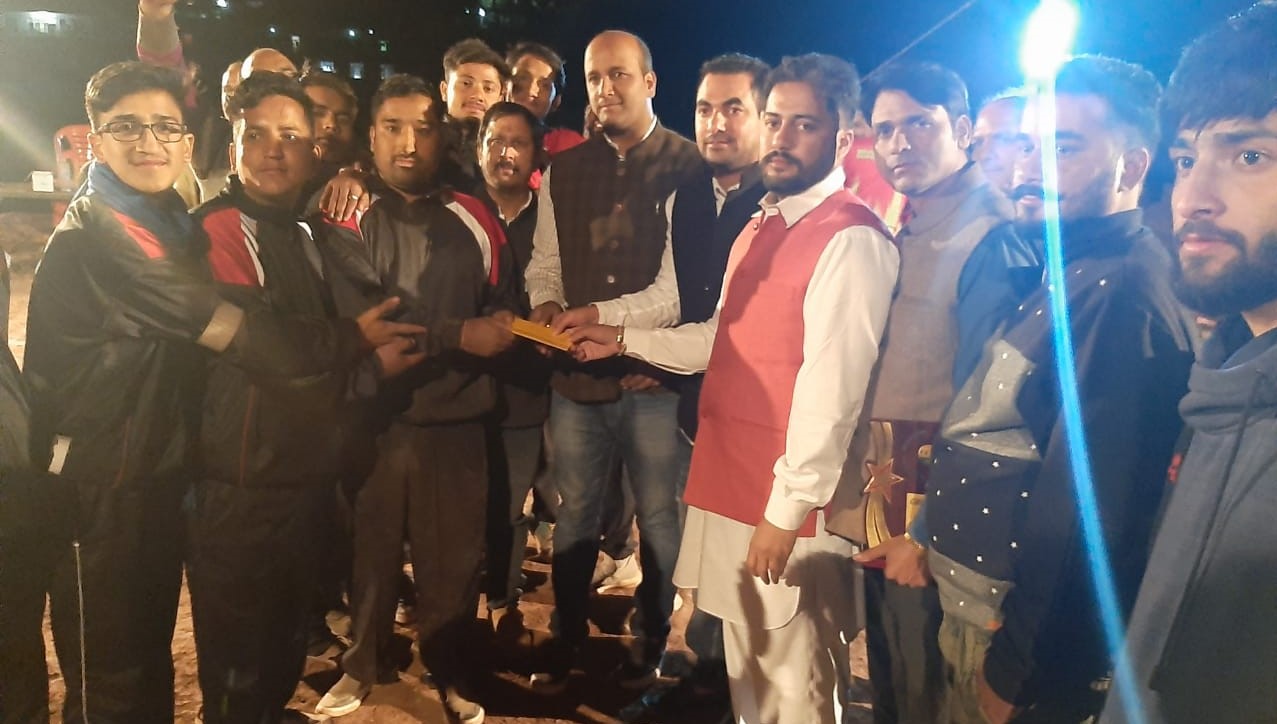 जाबली में कबड्डी प्रतियोगिता में करनपुर ने नानकपुर को हराकर खिताब जीता