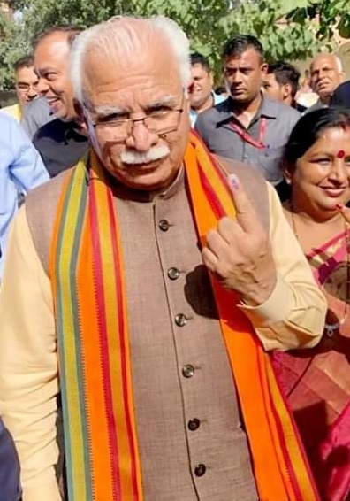 सीएम मनोहर लाल खट्टर ने किया मतदान