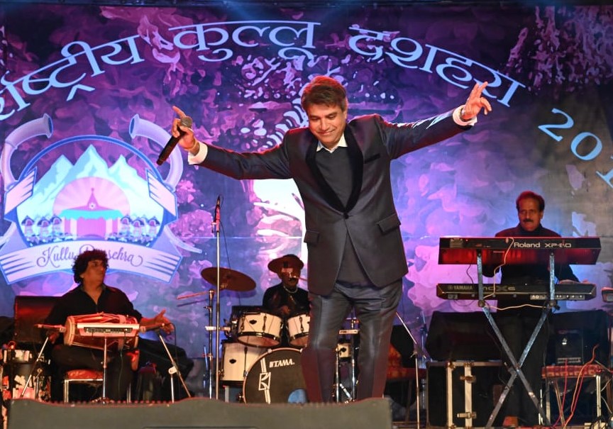 दूसरी सांस्कृतिक संध्या में गायक सुरेश वाडकर के गानों में दर्शक खूब झूमे