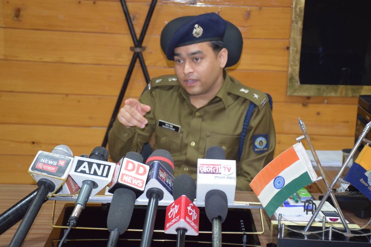 5000 भांग के पौधों से निर्मित की जा रही थी चरस क्रीम