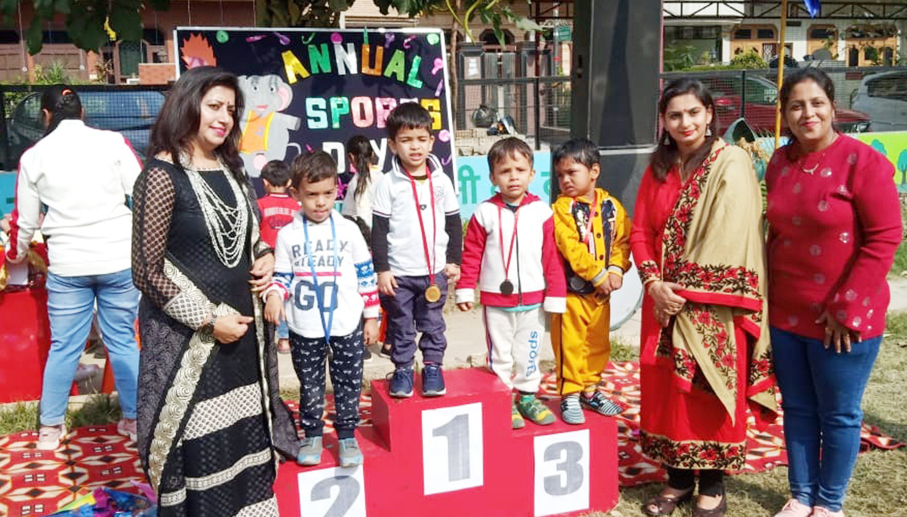 खेलकूद प्रतियोगिता में बच्चों ने मनवाया अपनी प्रतिमा का लोहा