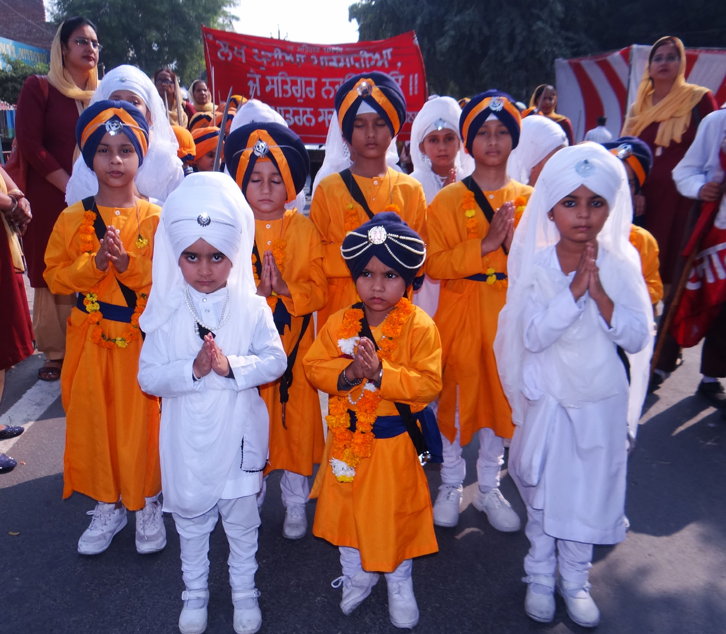 जो बोले सो निहाल के जयकारों से गूंजी कर्णनगरी