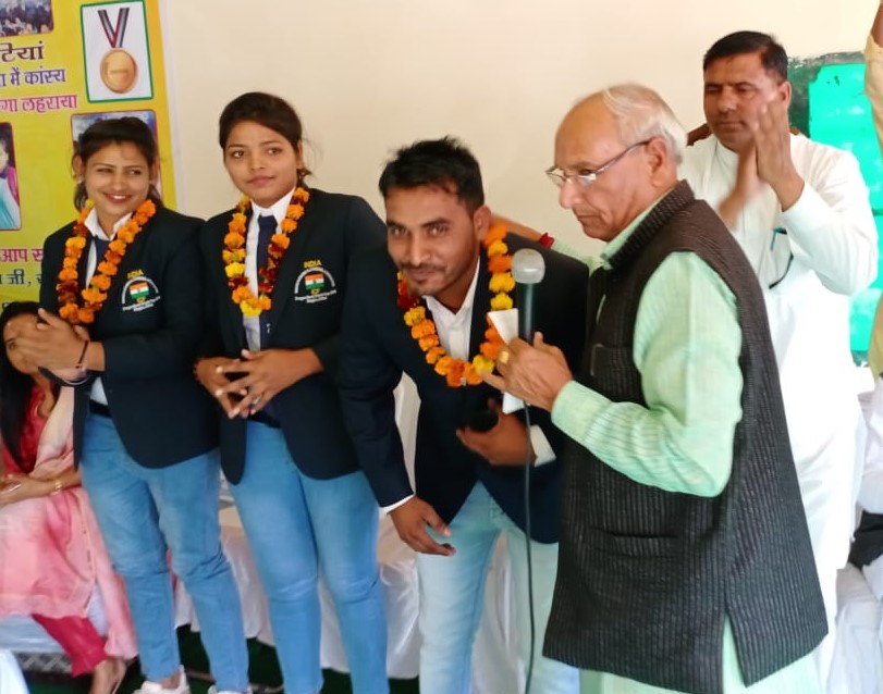 करनाल की बेटी सुनैना व निशा ने चाईना में आयोजित आईसीएफ वल्र्ड कैप ड्रॉगॉन बोट चैपिंयनशिप में कांस्य पदक जीतकर देश व प्रदेश का किया नाम रोशन