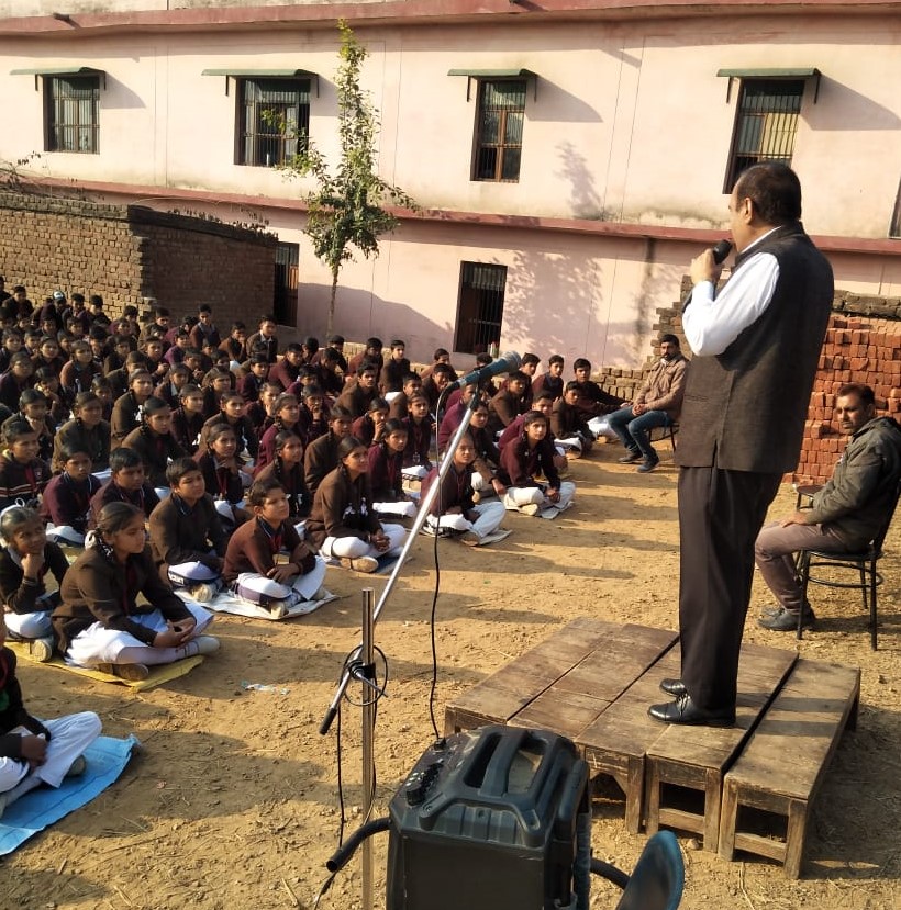 झाडमाजरी स्कूल में बच्चों को नशे से लडने की दिलाई शपथ