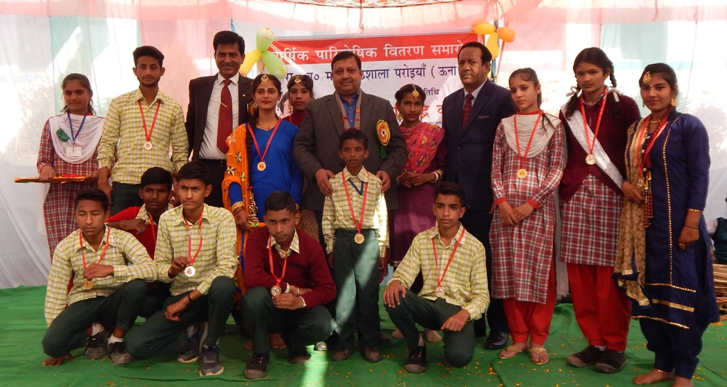 अध्यापक एवं अभिभावक बच्चों को करें संस्कारों से परिपूर्ण: वीरेन्द्र कंवर