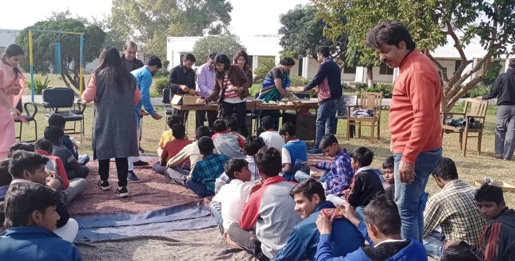 जरूरतमंदों की सहायता सबसे बड़ी सेवा