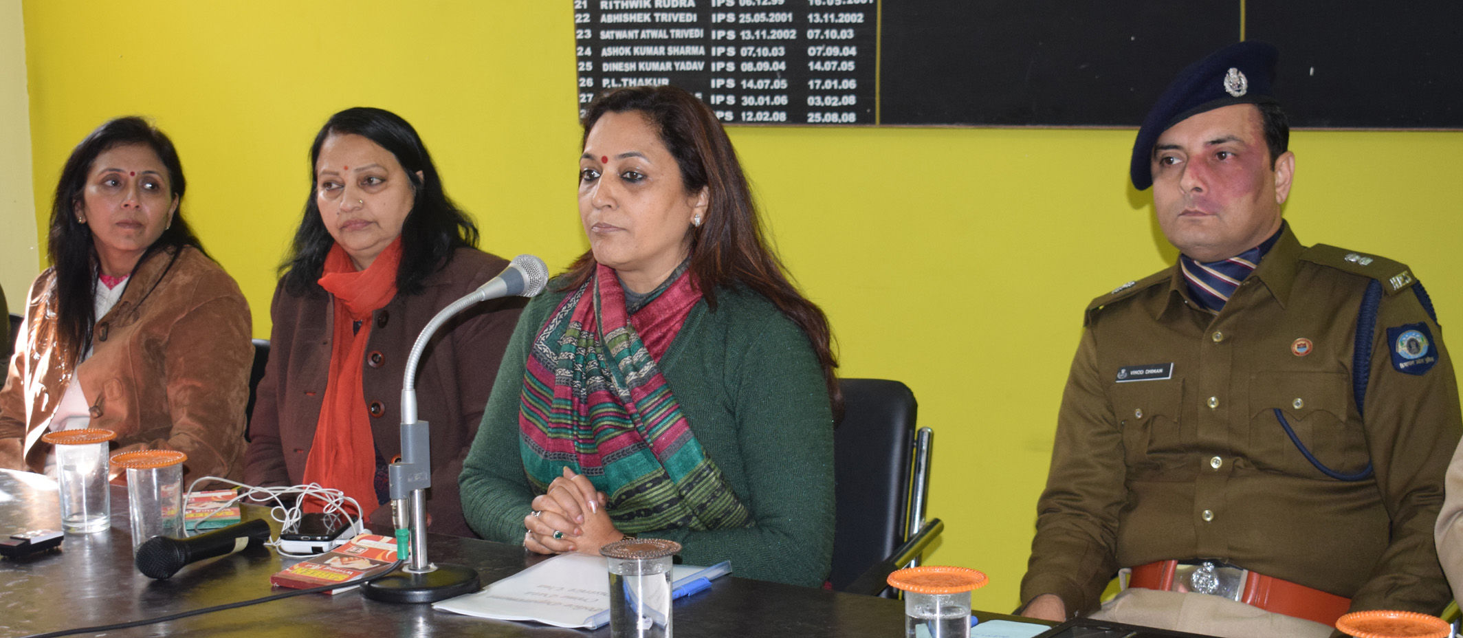 महिला शिकायतों को संवेदनशीलता से करें निपटारा: डॉ. डेज़ी ठाकुर