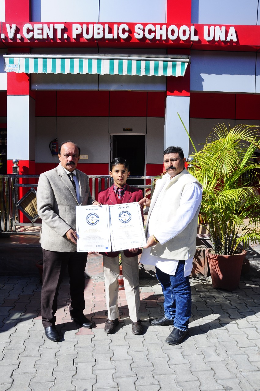 डीएवी सेंटेनरी पब्लिक स्कूल ऊना के गुरुदेव ठाकुर ने साइकिलिंग में बनाया विश्व रिकॉर्ड