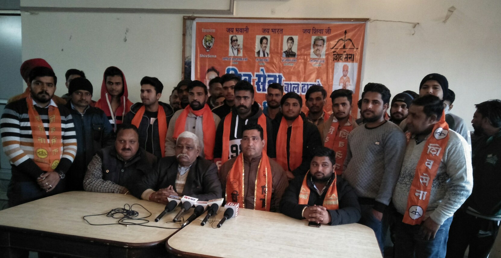 30 युवाओं ने शिवसेना बाल ठाकरे का दामन थामा, अभिषेक शर्मा बने रायपुर साहोड़ां इकाई के प्रधान