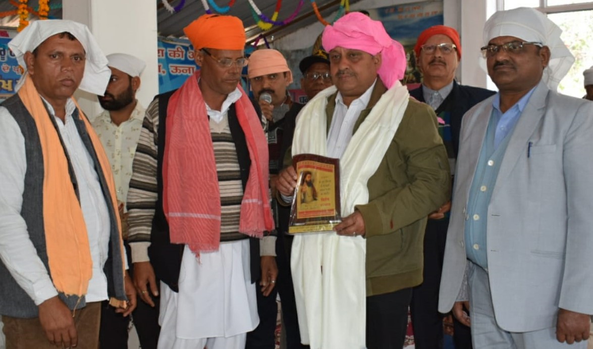 संत रविदास के दिखाए रास्ते पर चलना आज की जरूरतः वीरेंद्र कंवर
