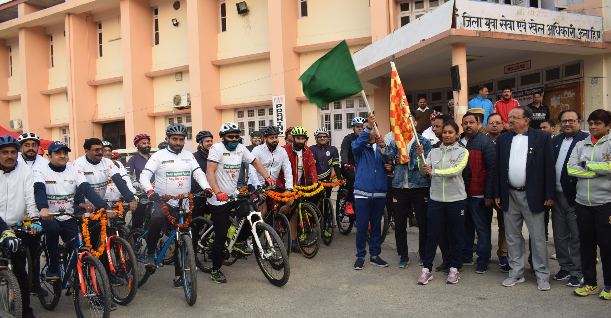 क्रिकेटर मिताली राज ने नशे के विरुद्ध साइक्लोथॉन को दिखाई हरी झंडी