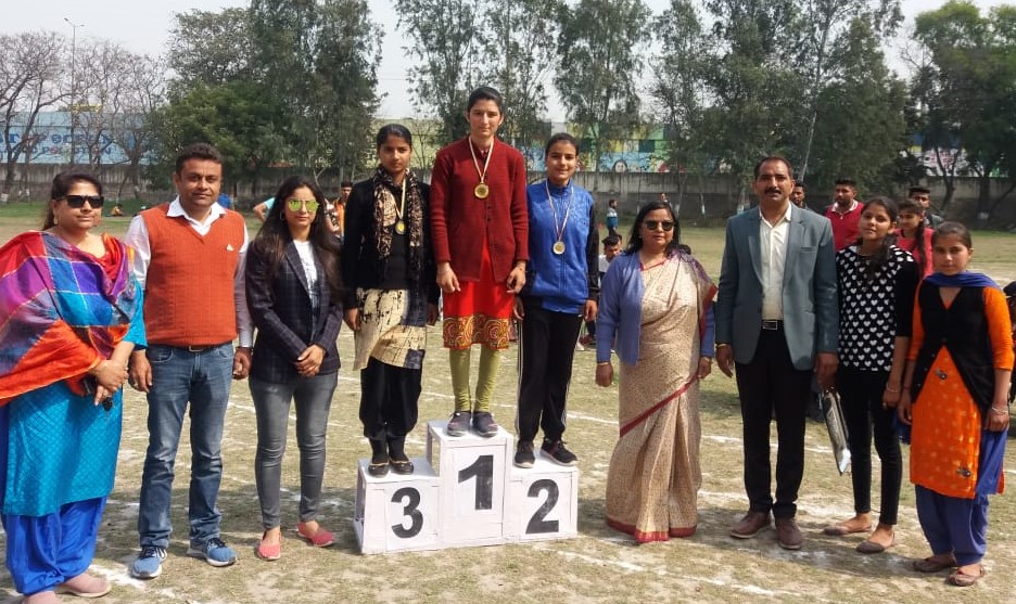 महाविद्यालय में वार्षिक खेलकूद प्रतियोगिता संपन्न, समापन समारोह में अंतराष्ट्रीय घुड़सवार रितु दहिया ने किया विजे
