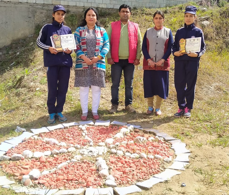अटल बिहारी राजकीय महाविद्यालय बंगाणा की अनु वाला और शालू देवी ने राष्ट्रीय एकता शिविर में लिया भाग 