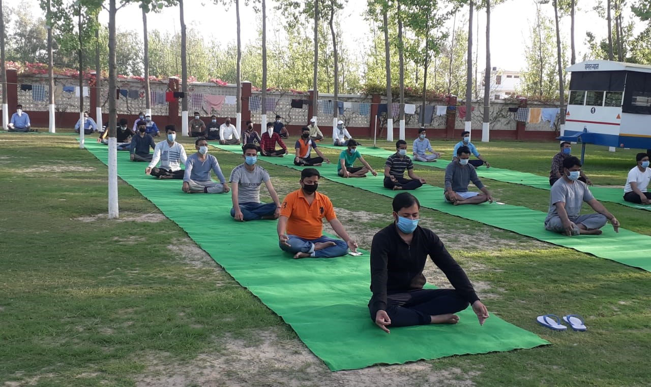 पूरे जिला ऊना में कर्फ्यू में ढील के आदेश  जिलाधीश ऊना संदीप कुमार ने जारी, ढील सुबह 7 बजे से 10 बजे तक राम नगर, अमलैहड़, कुठेड़ा खैरला, नकड़ोह तथा कैलाश नगर ग्राम पंचायतों में भी दी जाएगी