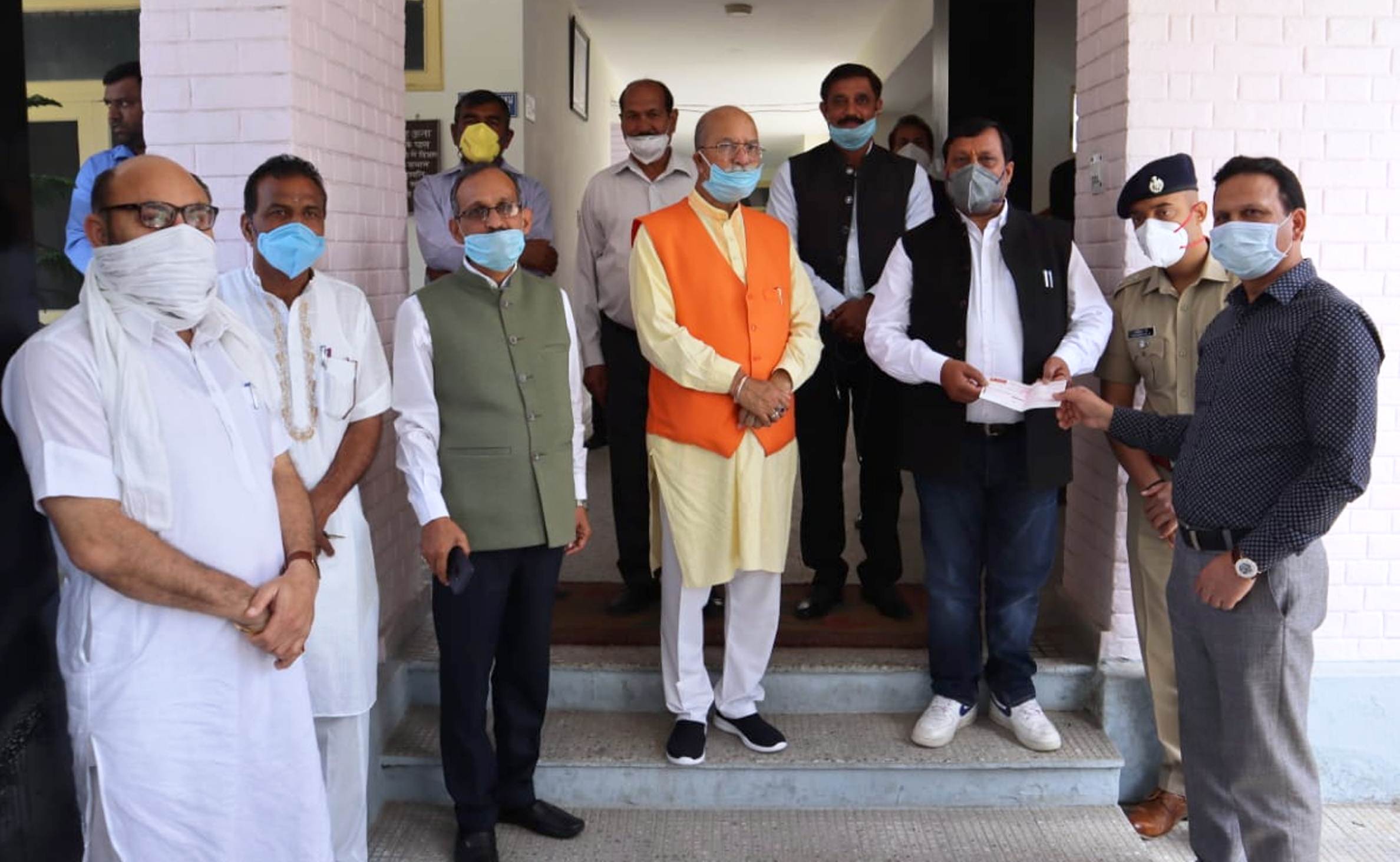 पीएम व सीएम रिलीफ फंड में भाजपा देगी अंशदानः वीरेंद्र कंवर 