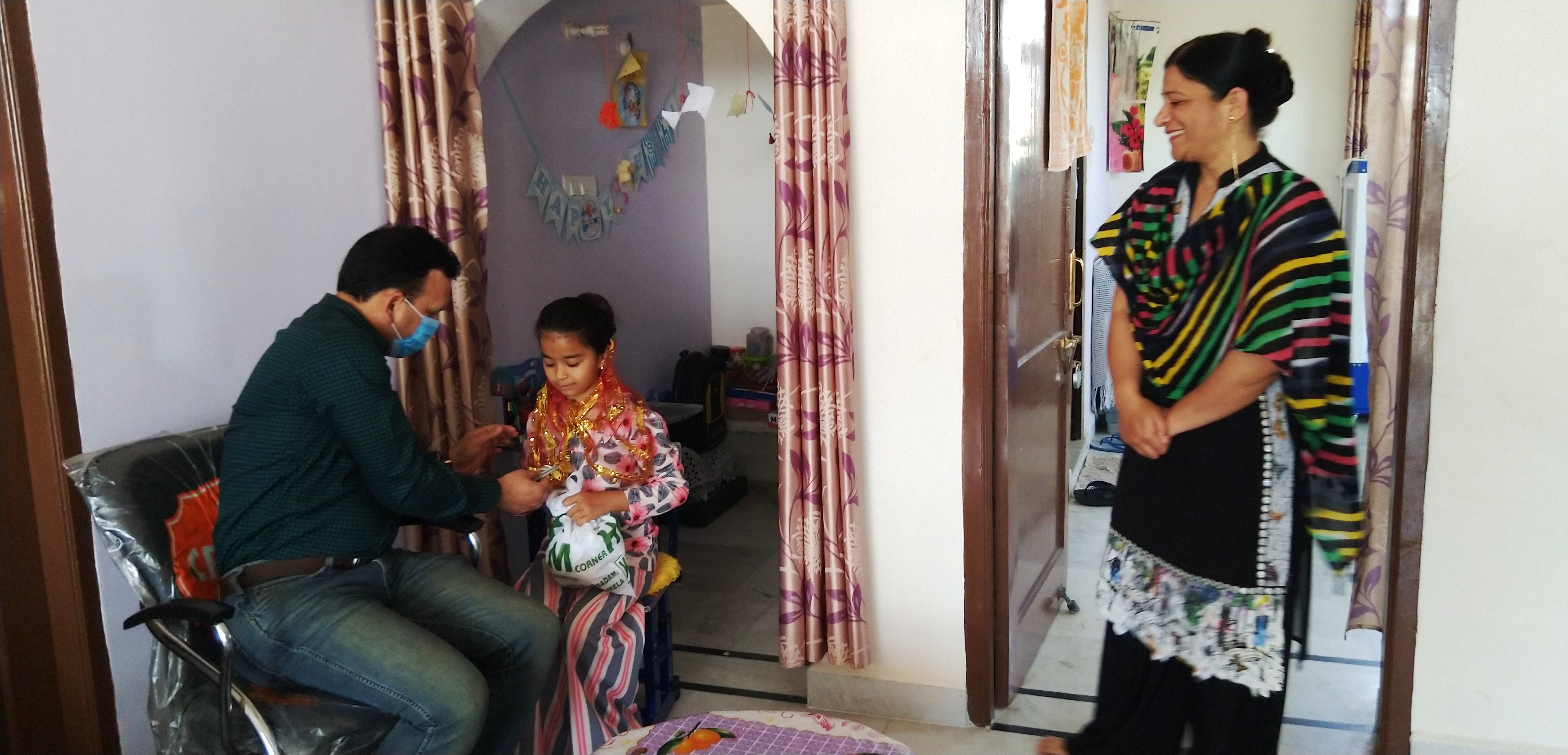 डीसी संदीप कुमार ने जेब खर्च दान में देने वाली मन्नत का किया कन्या पूजन