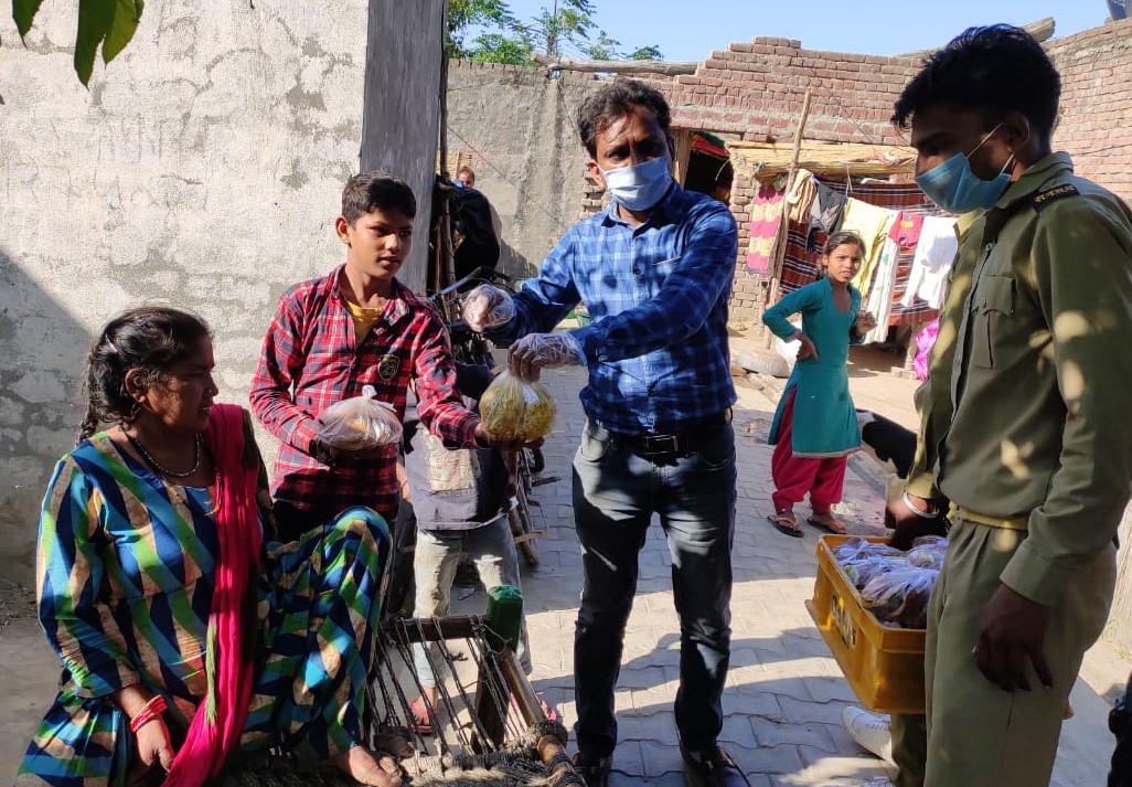 आराधना मंदिर द्वारा किए जा रहे भोजन वितरण का हार्दिक अनुमोदन