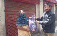प्रेस क्लब शिमला ने 38 गरीब लोगों को बांटी खाद्य सामग्री