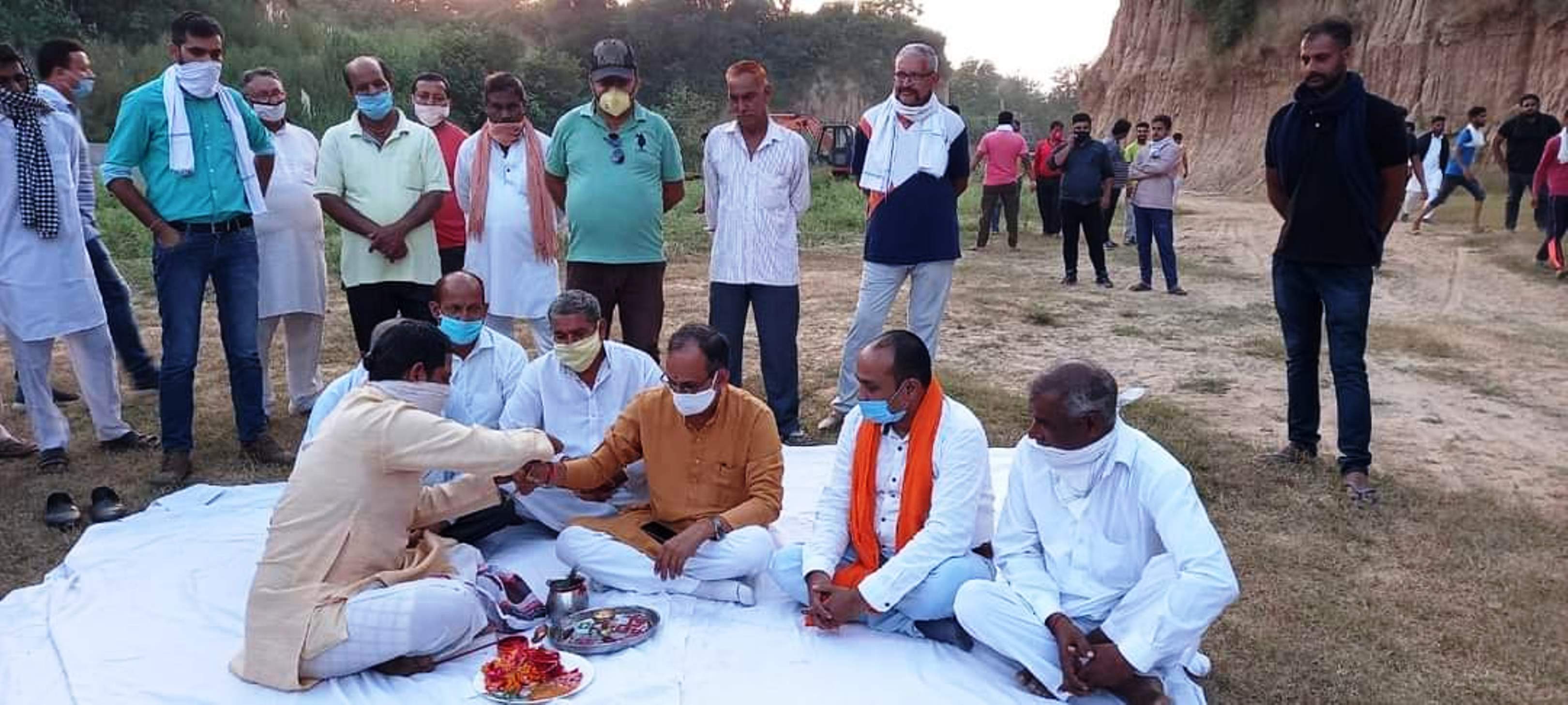 सत्ती ने मलाहत में 10 लाख से बनने वाले खेल मैदान का किया भूमि पूजन