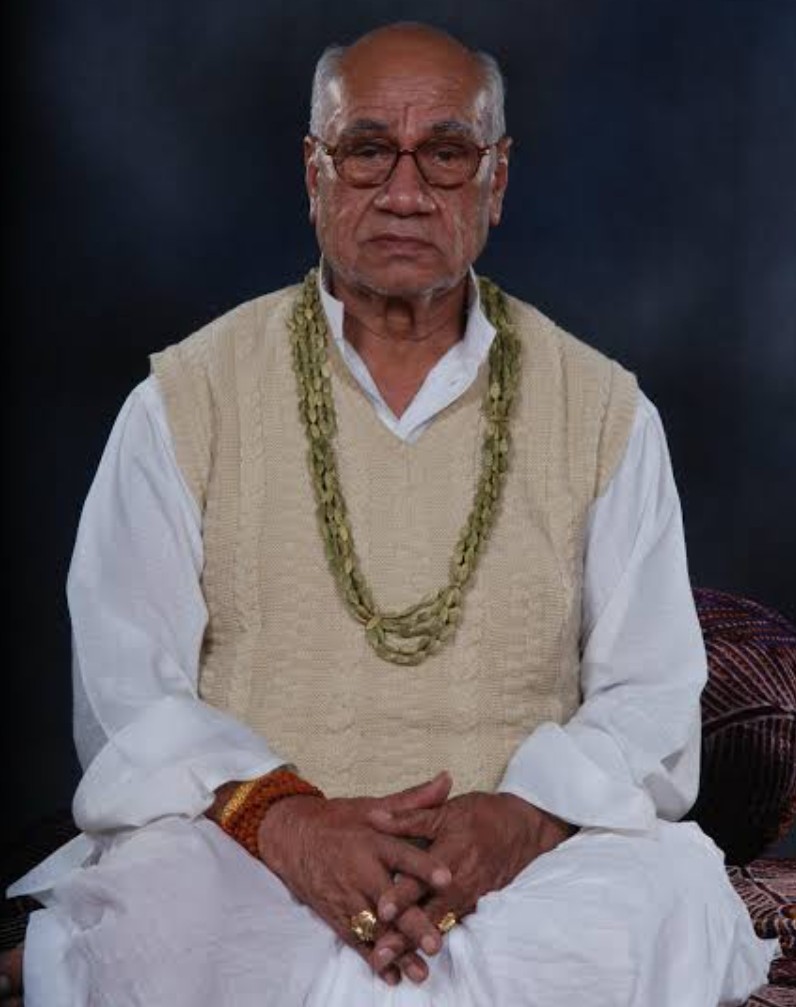 महान संत का महाप्रयाण: सरकार ने पूर्ण राजकीय सम्मान के साथ दी विदाई, श्री श्री 1008 स्वामी सुग्रीवानंद जी महाराज की अंतिम यात्रा में शामिल हुए उपमुख्यमंत्री